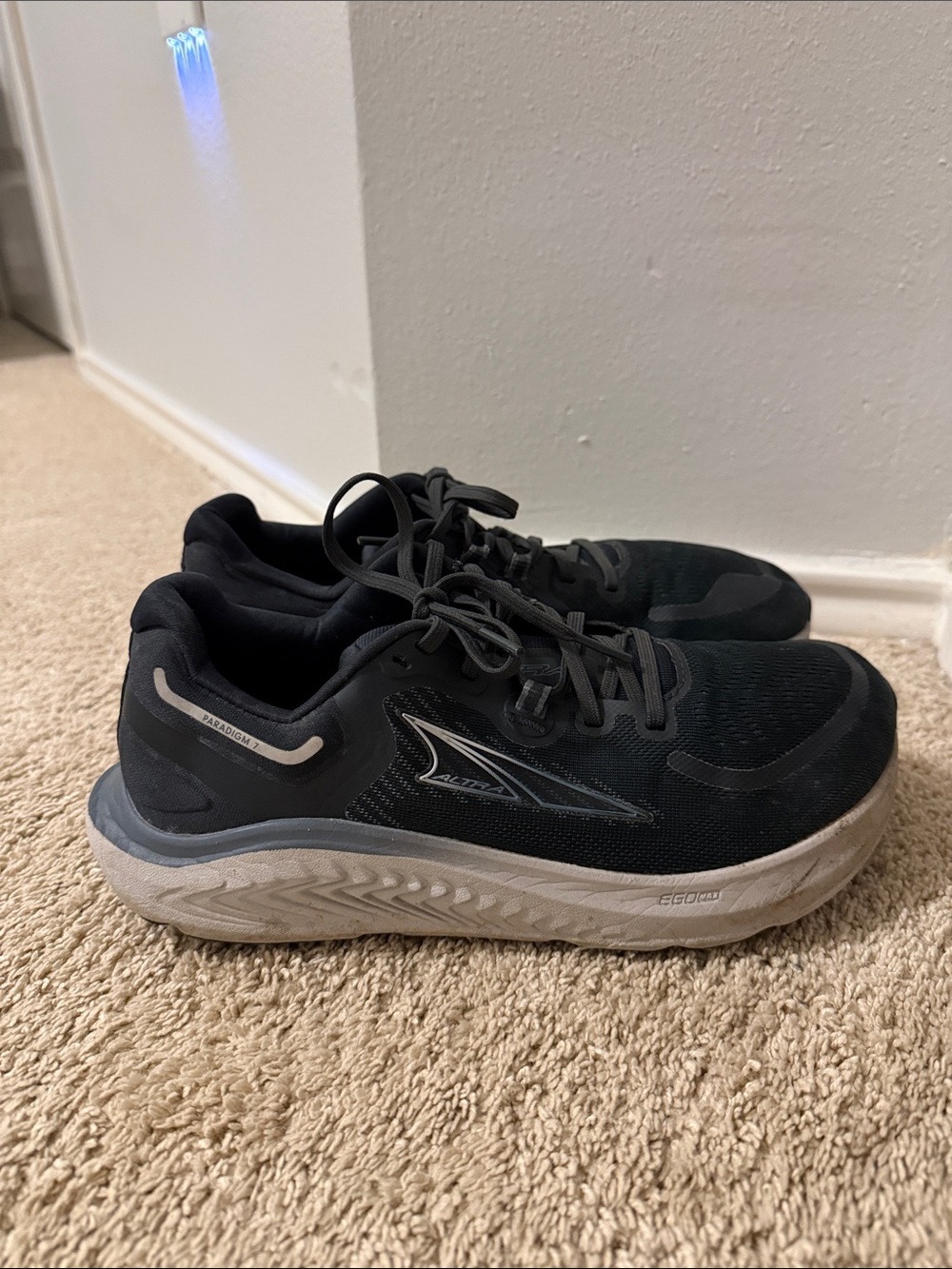 Altra Women's Paradigm 7
size 8.5